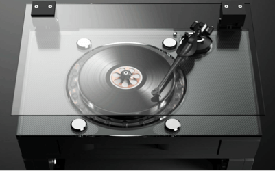 Image of Wilson Benesch turntable system using carbon fiber parts.